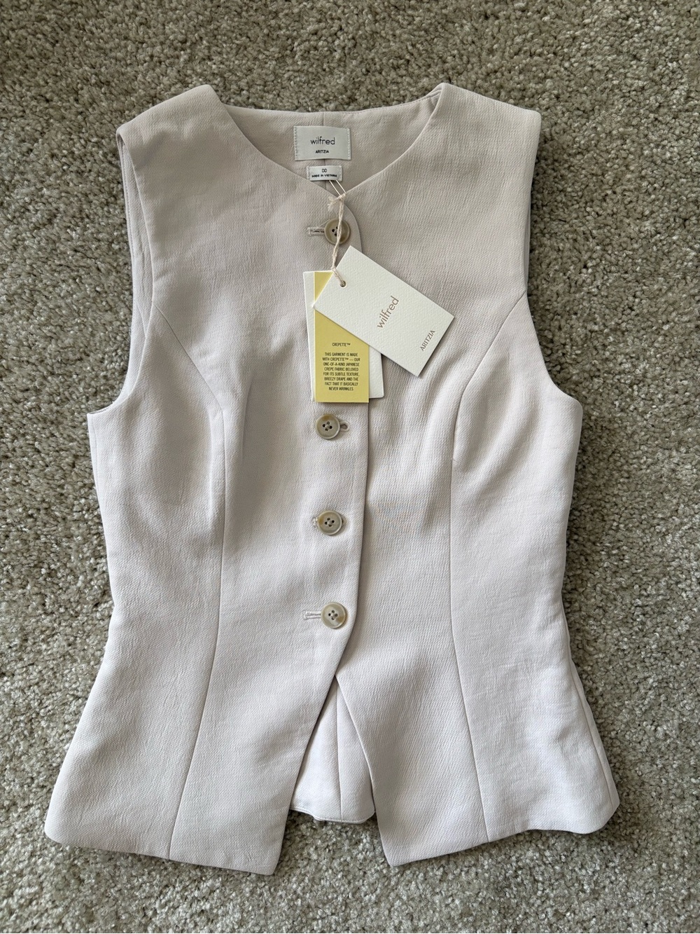 Regal Vest - Crepette. Aritzia